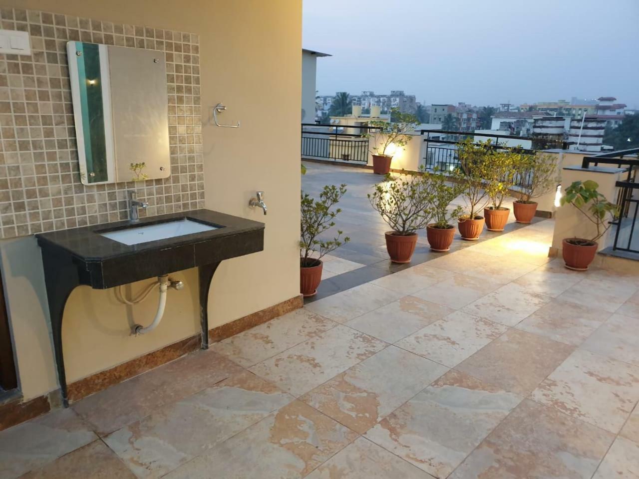 The Rooftop Cabana, A Homestay Bhubaneswar Exteriör bild